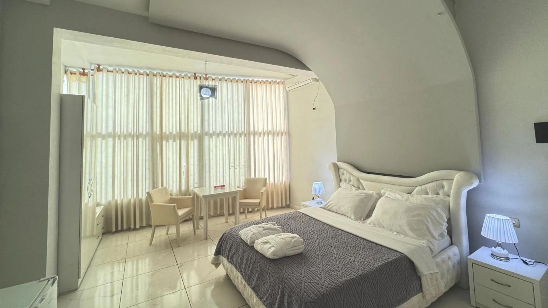Grand Hotel Gjyshi Qerrexhias 3*,  Albanië