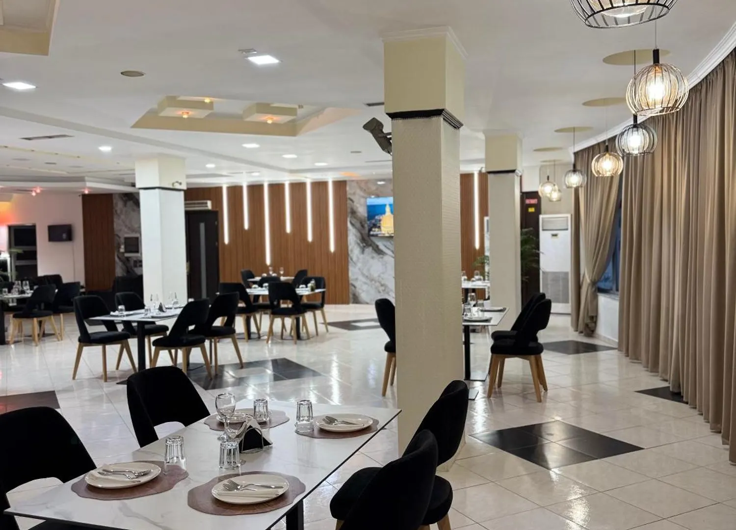 Grand Hotel Gjyshi Qerrexhias 3*,