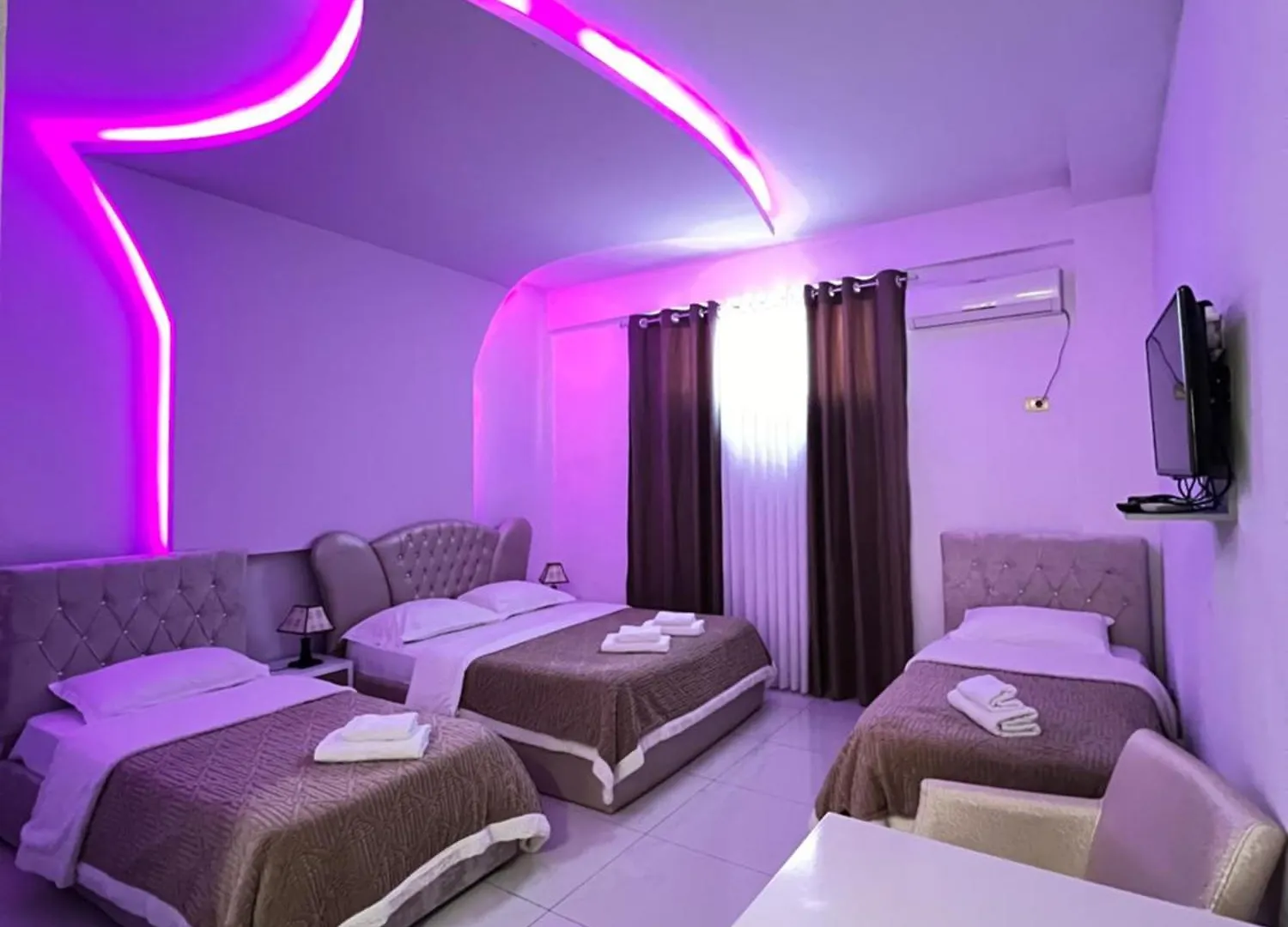 Grand Hotel Gjyshi Qerek 3*,